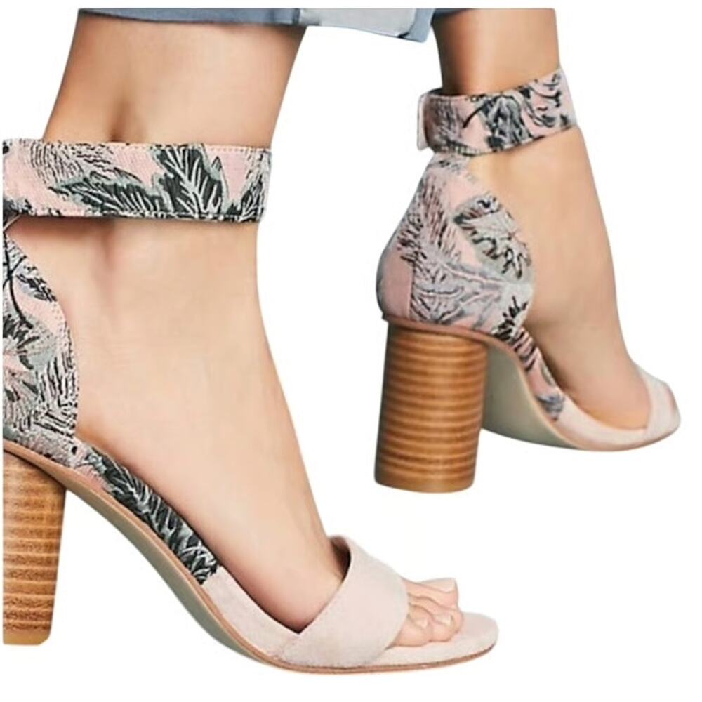 JEFFREY CAMPBELL Purdy Petal Pink Suede Floral Tapestry 9